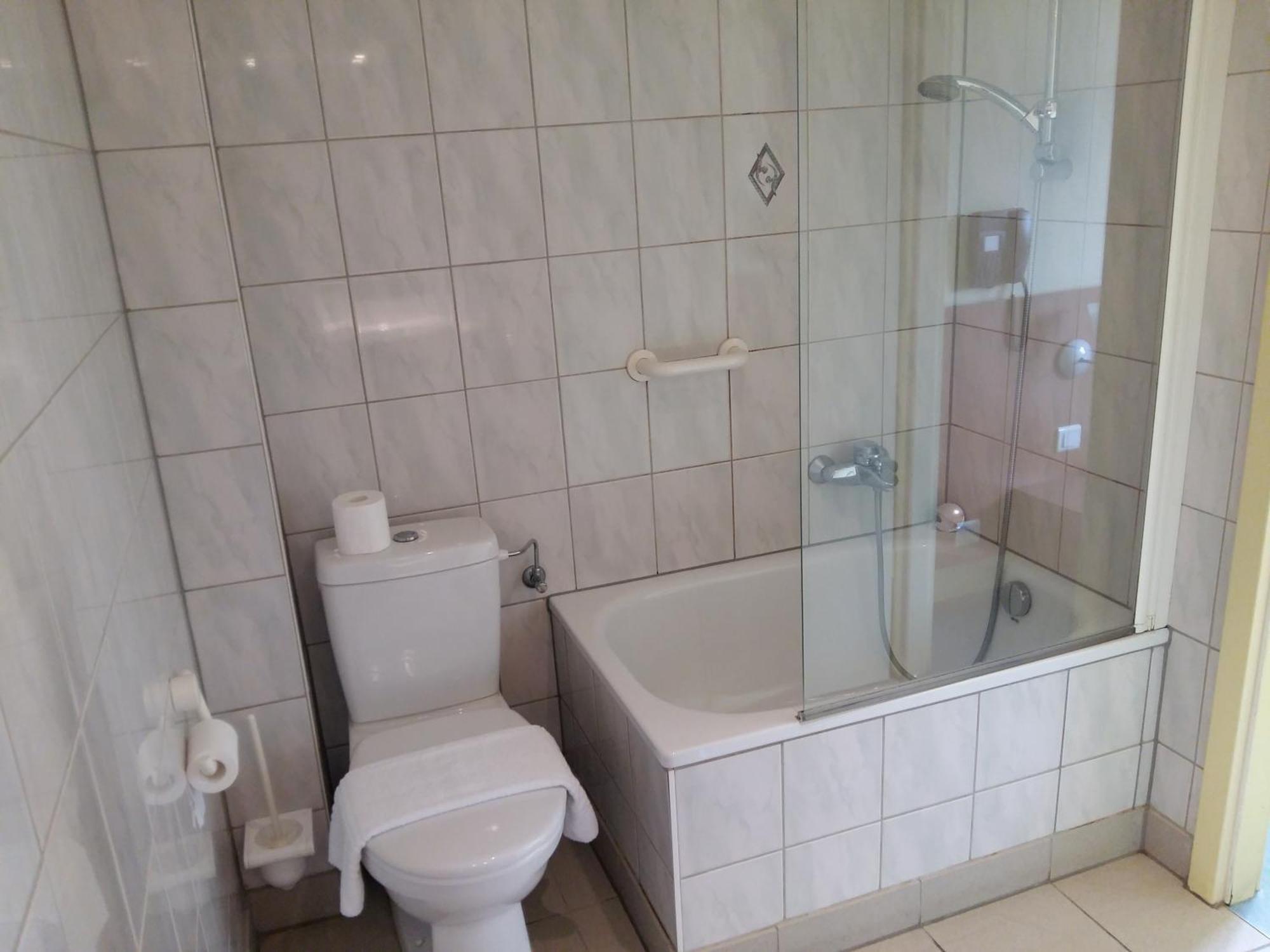 Hotel Restaurant Niemerich Pulversheim Szoba fotó